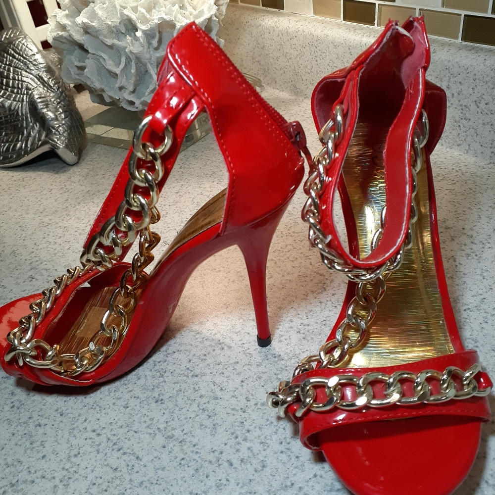 Forever, sexy red shoes size 7